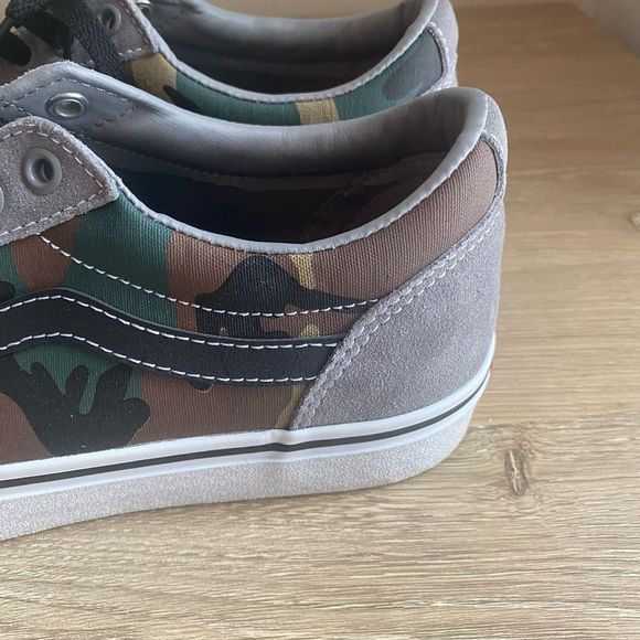 VANS Ward Camo-Frost Grey Men’s 9.5  -  $312 on STOCK X!!! - Picture 8 of 11